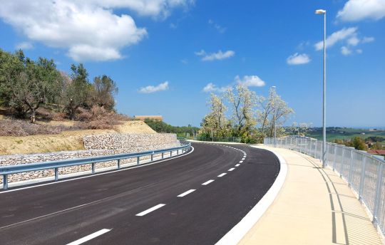 Strada bivio Madonna di bisaccia
