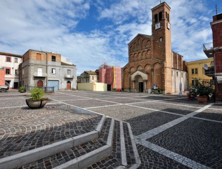 Piazza San vitale