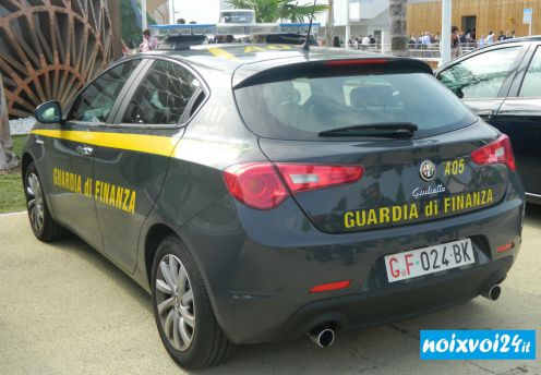 Auto Guardia di Finanza