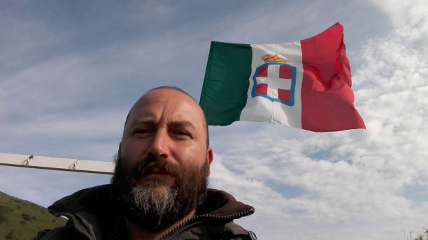 Francesco bottone bandiera sabauda