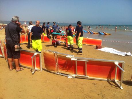 Morto sulla spiaggia