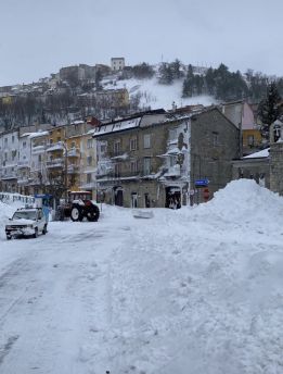Neve Castiglione