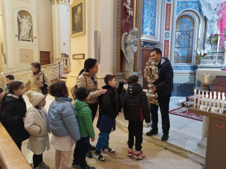Sacra spina