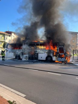 Autobus in fiamme
