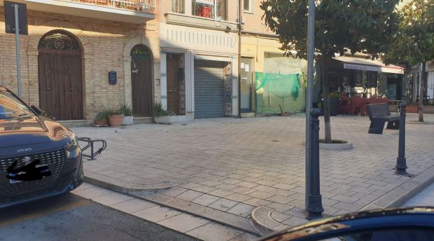 Via roma panchina sparita