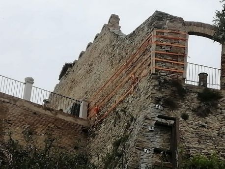 Muraglione palazzo d’avalos